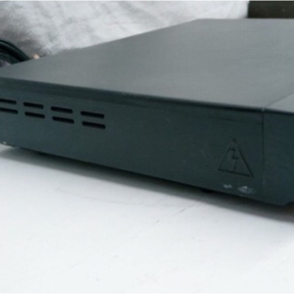 Sylvania Compact DVD Player with Progressive Scan - Picture 2 of 6